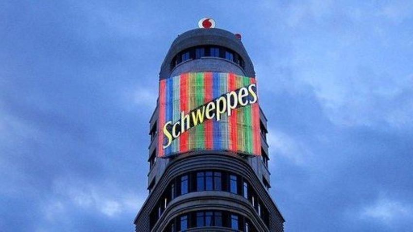 El anuncio de Schweppes | Estos lugares emblemáticos de Madrid cumplen 50 años